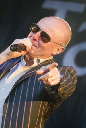 Glenn Gregory heaven 17 1 sm.jpg